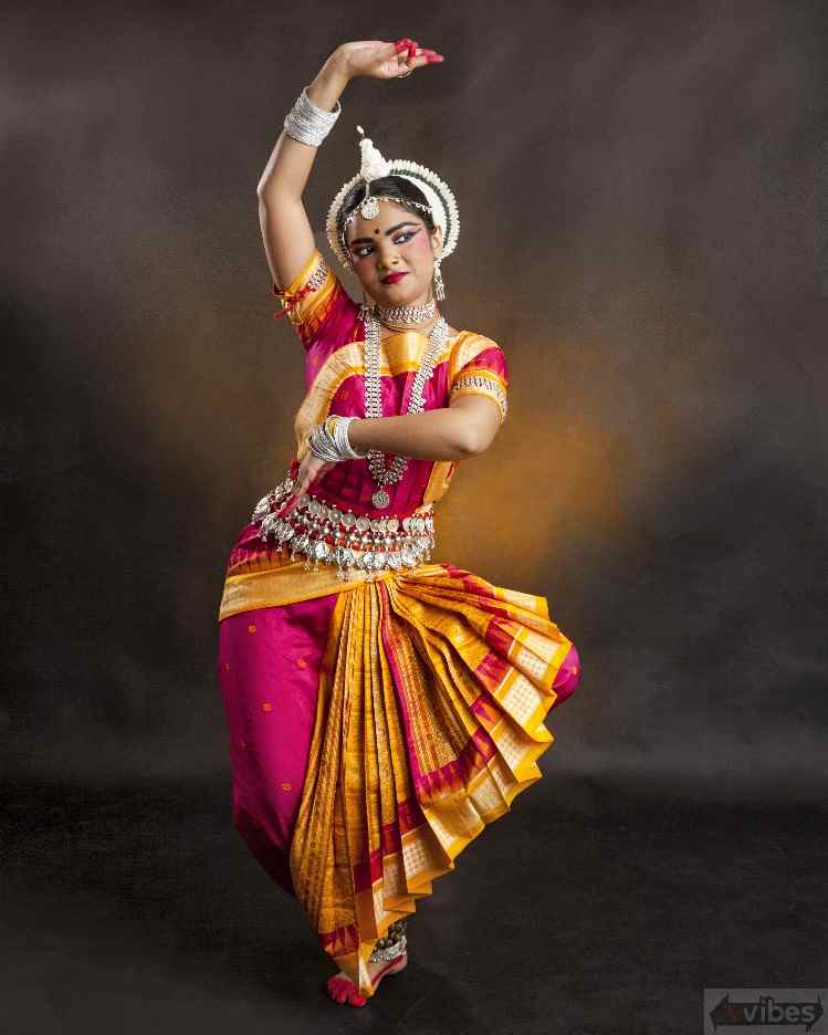 Arya Nitya Singh-Ready For The Stage - EXPRESS VIBES